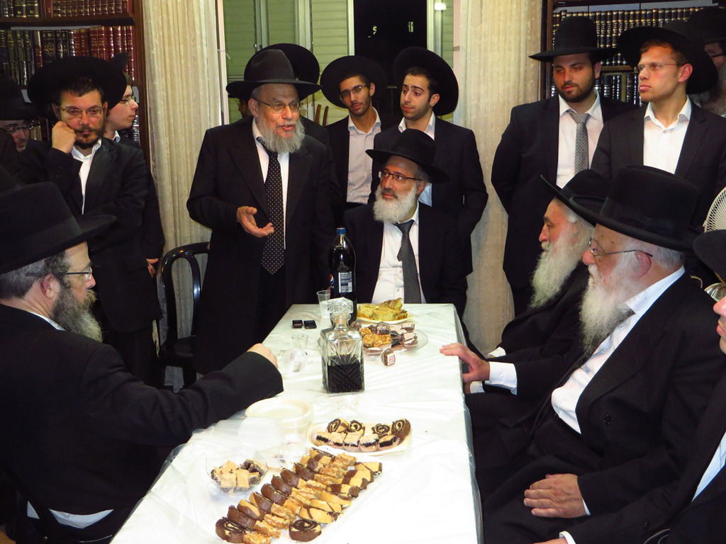 תיעוד: ראשי ישיבת פוניבז' השתדכו