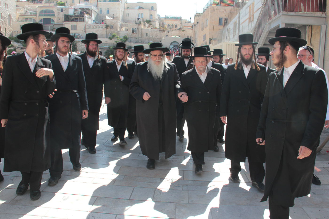 הרבי מצאנז ביקר בכותל המערבי: "מתפלל כל הזמן על החטופים"