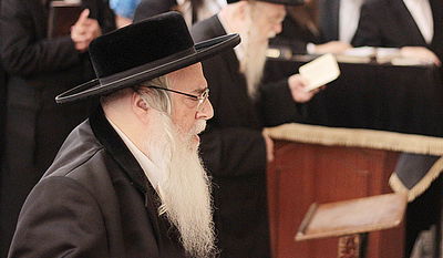 הרבי מצאנז ביקר בכותל המערבי: "מתפלל כל הזמן על החטופים"