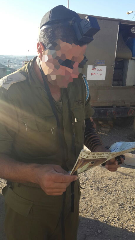 "מבצע תפילין" לחיילים הלוחמים • תמונות