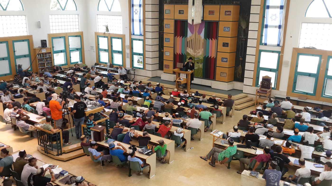 חברון: הרב דוד לאו חיזק את החיילים