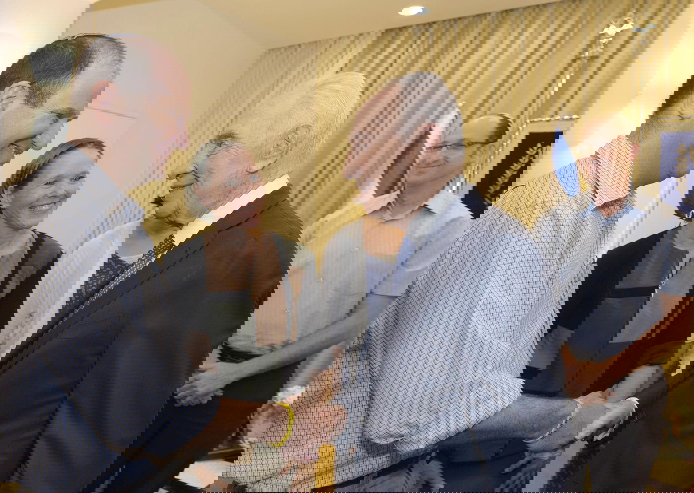 הנשיא והמשפחות, הבוקר