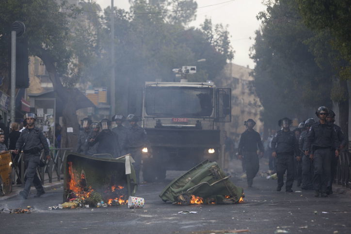 מראות דומים? ההפגנות נגד מעצר בחורי ישיבה