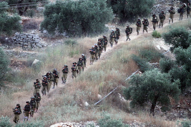 החיילים בחיפושים אחר החטופים