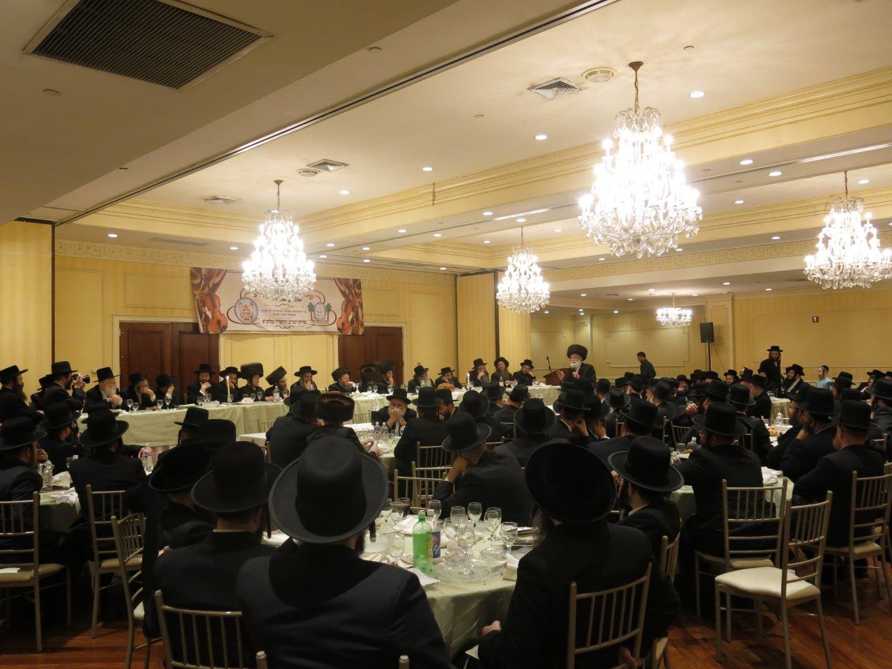 סאטמר: האדמו"ר בשבע ברכות לבת הדיין הגרח"ד כץ