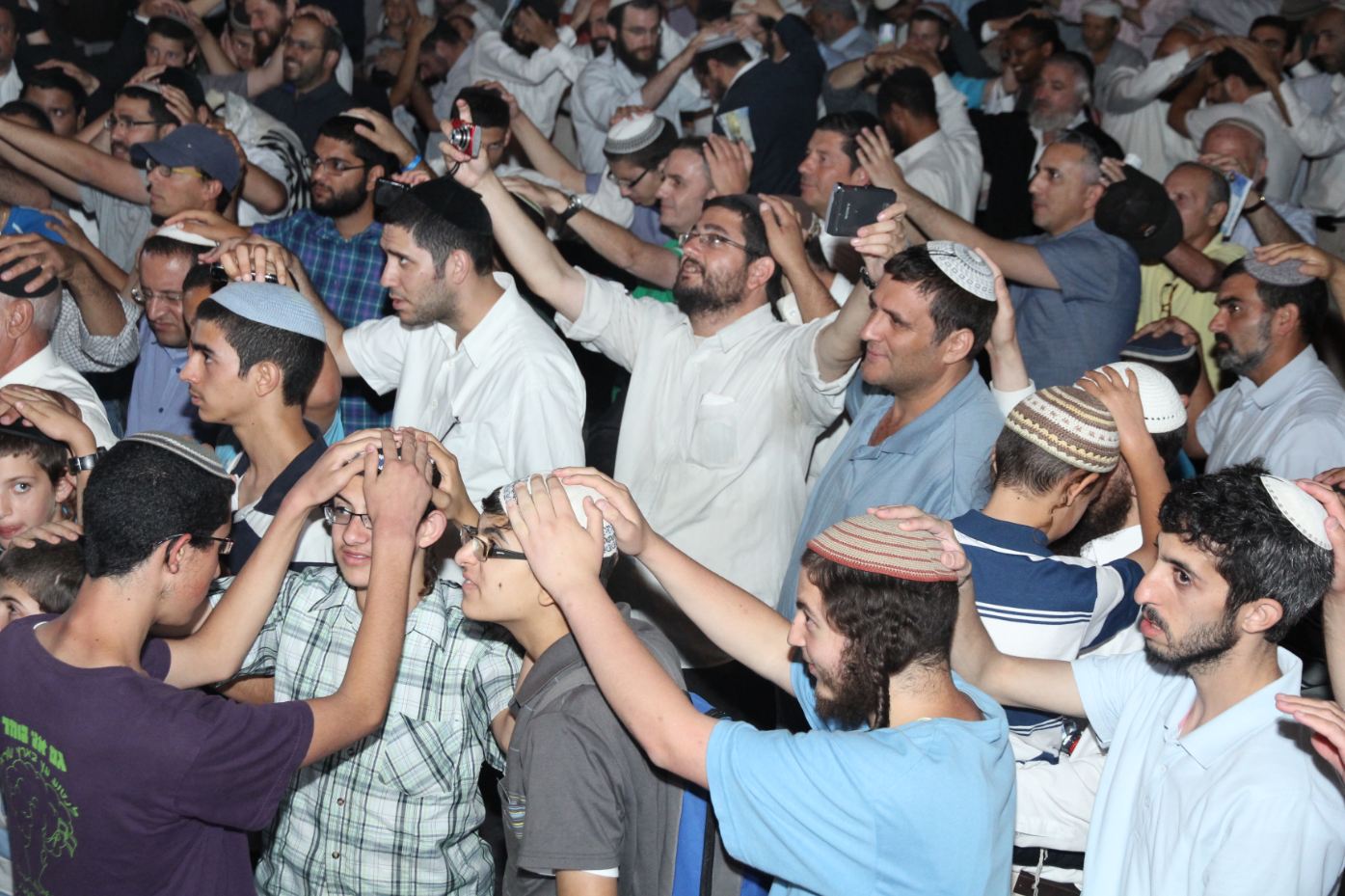 תיעוד: תפילות למען החטופים ביום ההילולא