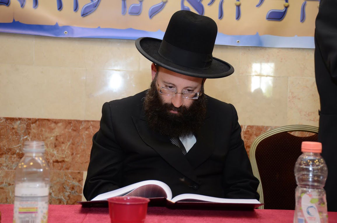 תמונות: כינוס לרגל הוצאת הכרך השישי של "בניין אב"