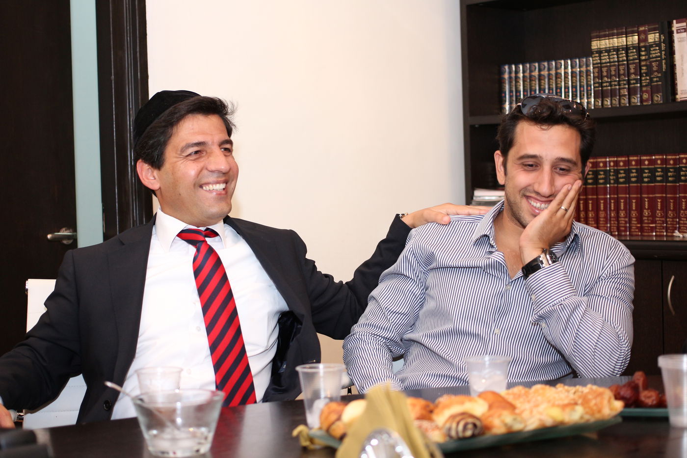 תיעוד: המקובל רבי בניהו שמואלי ביקר ברדיו החרדי 'קול ברמה'