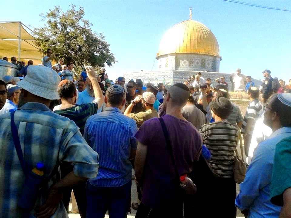 צפו בוידאו: "מוות ליהודים" בהר הבית