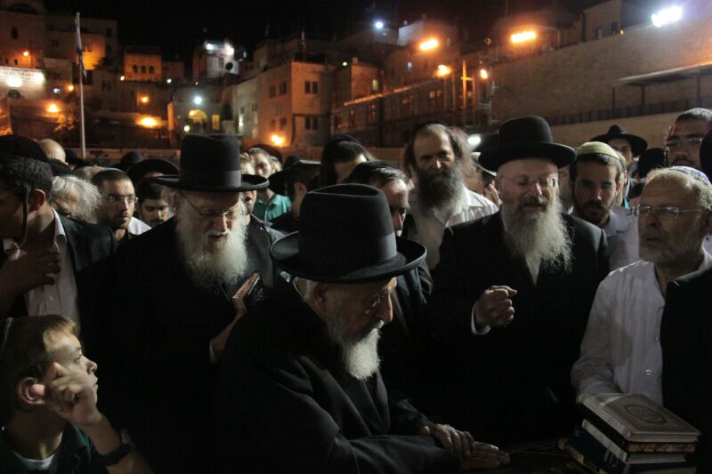 גלריה: מאות העתירו בכותל למען הנערים החטופים