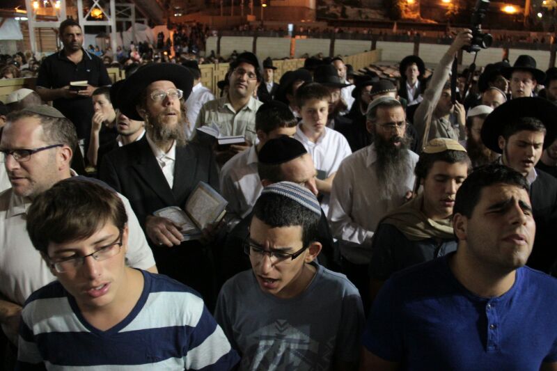 גלריה: מאות העתירו בכותל למען הנערים החטופים