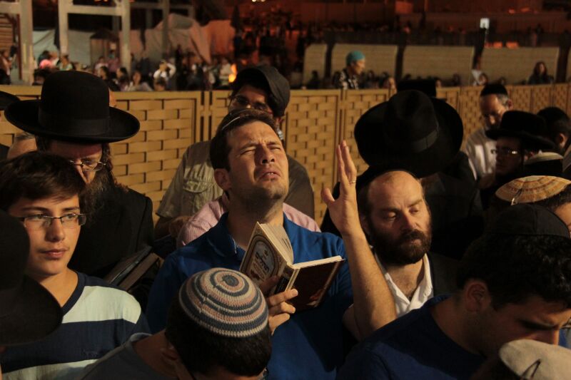 גלריה: מאות העתירו בכותל למען הנערים החטופים