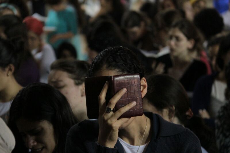 גלריה: מאות העתירו בכותל למען הנערים החטופים