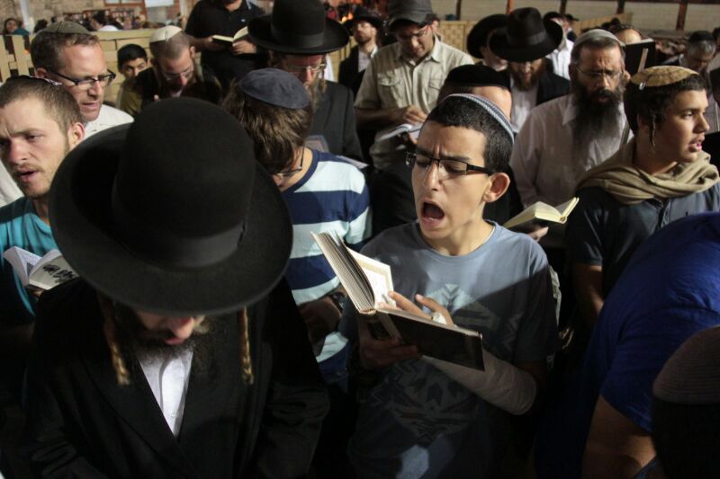 גלריה: מאות העתירו בכותל למען הנערים החטופים