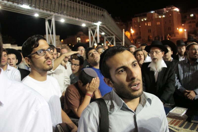 גלריה: מאות העתירו בכותל למען הנערים החטופים