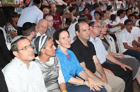 אמהות החטופים: "האחדות מרגשת"