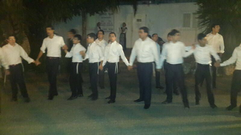 תיעוד: אלעד התאחדה בשירה וריקודים