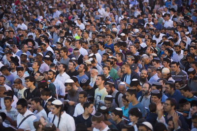 חברי החטוף שרים בתקווה: "שובו אחיי" • צפו בקליפ