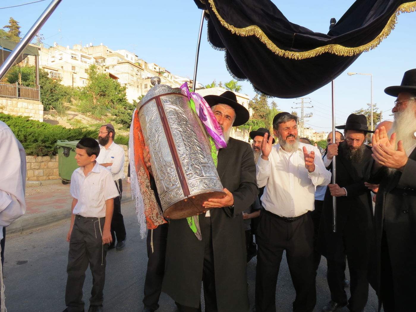 צפת: הראשל"צ חגג בהכנסת ספר תורה