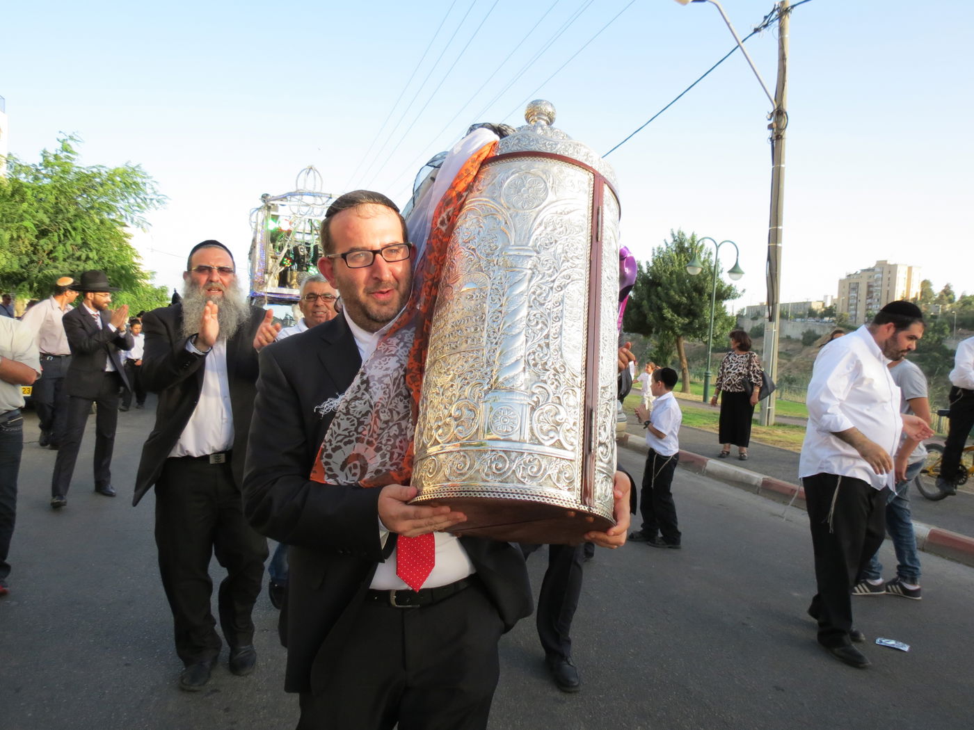 צפת: הראשל"צ חגג בהכנסת ספר תורה