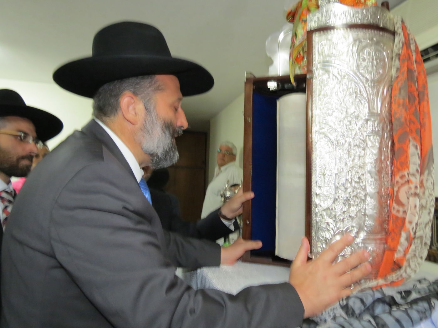 צפת: הראשל"צ חגג בהכנסת ספר תורה