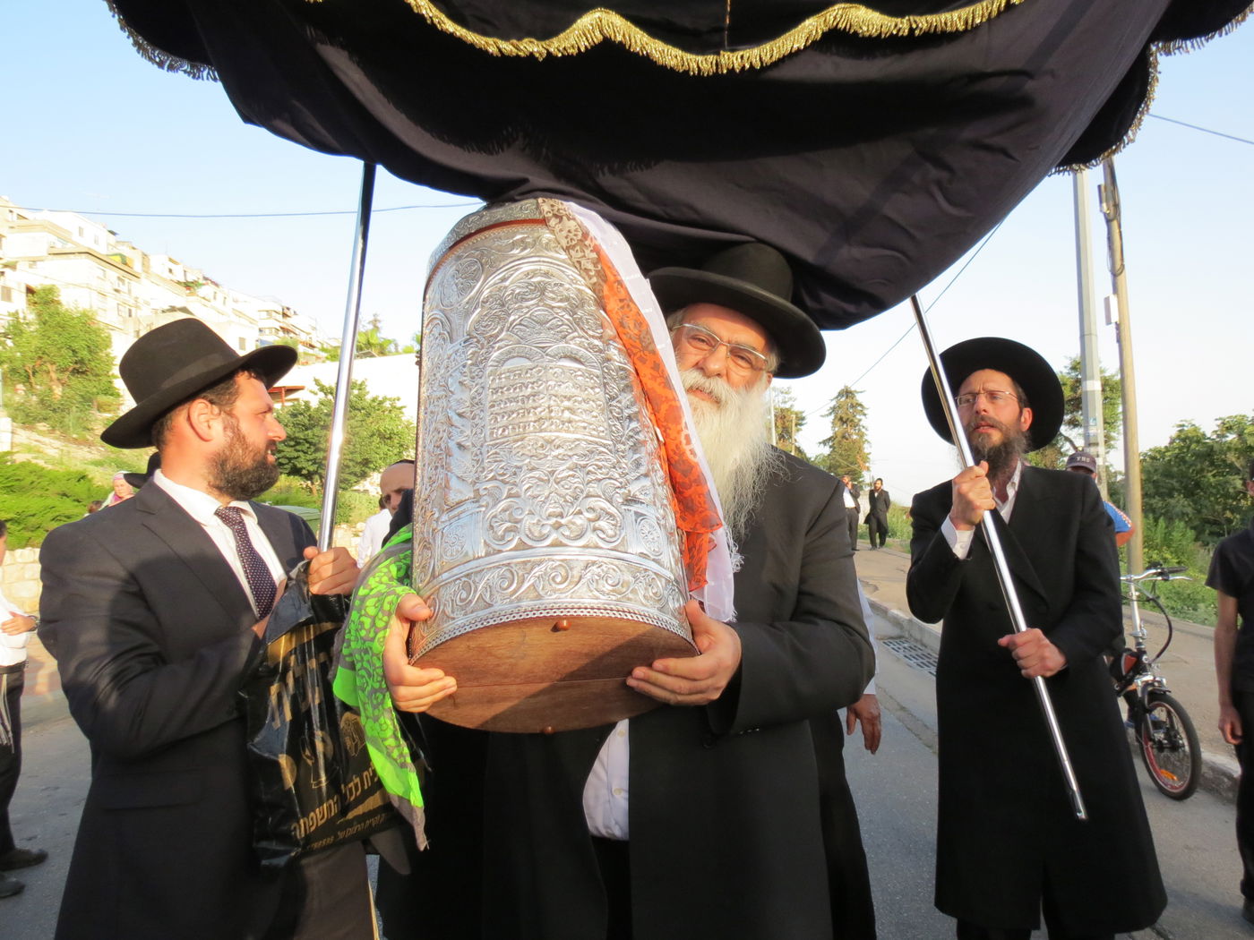 צפת: הראשל"צ חגג בהכנסת ספר תורה