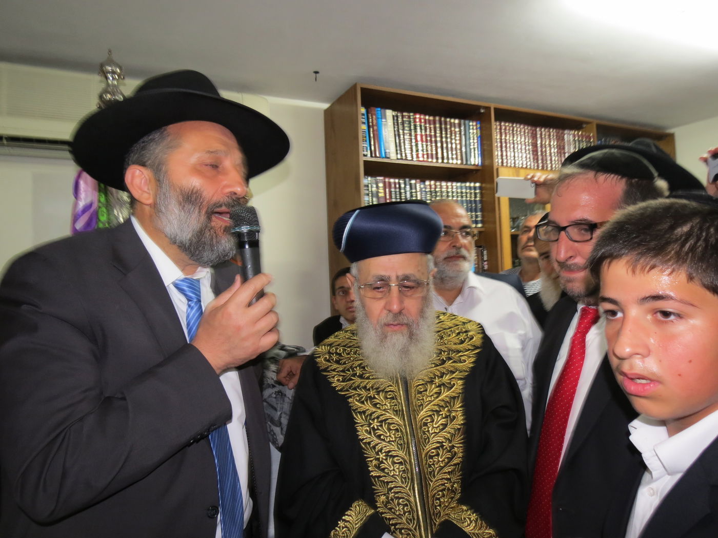 צפת: הראשל"צ חגג בהכנסת ספר תורה