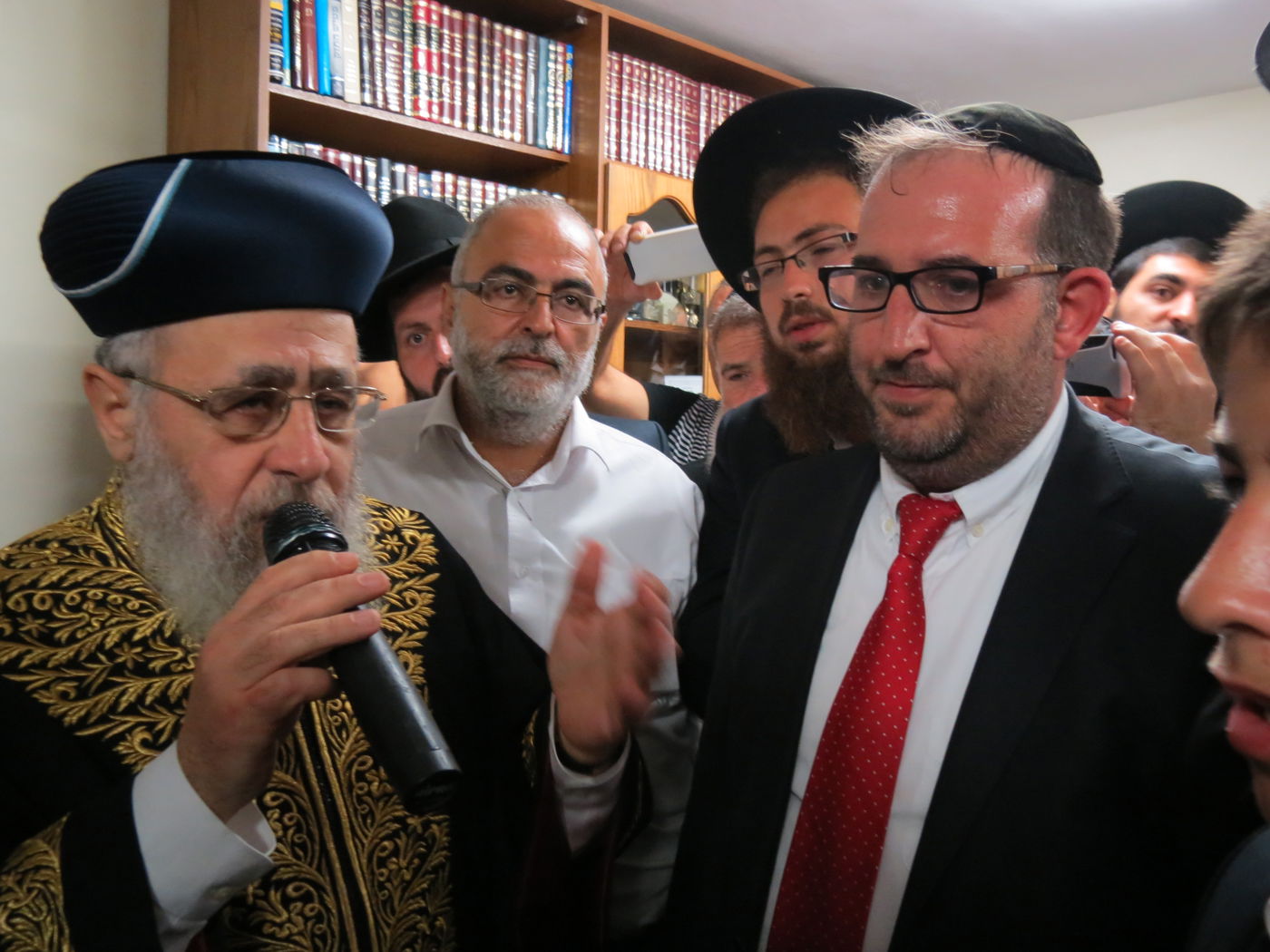 צפת: הראשל"צ חגג בהכנסת ספר תורה