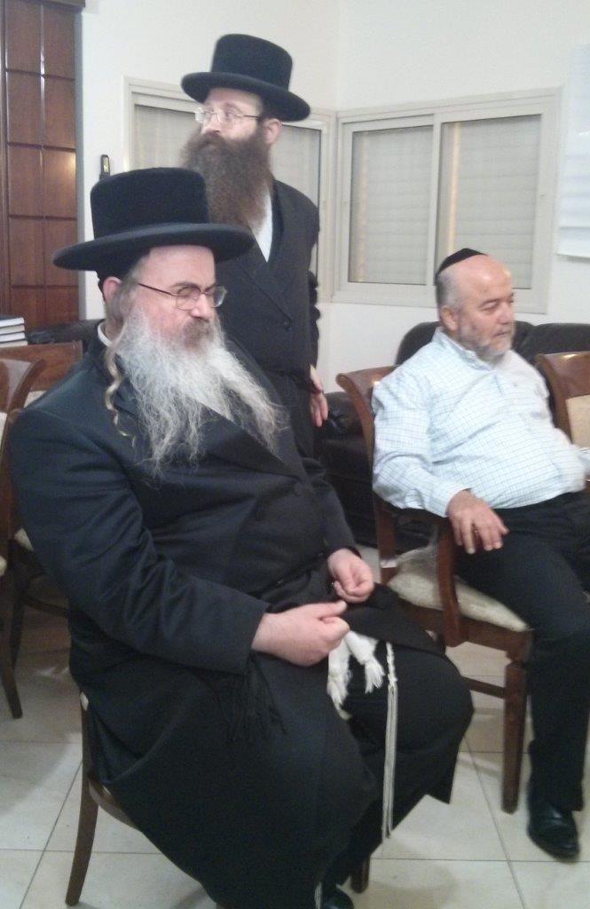 גלריה: המונים ניחמו את קרובי הרב אברהם בן ציון פרידמן זצ"ל