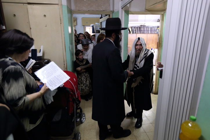 צפו: תיעוד מפעים מביתו של מרן הגראי"ל שטיינמן