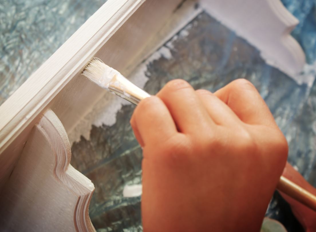 לפעמים לא חייבים לשפץ, ניתן להסתפק בצביעת רהיטים