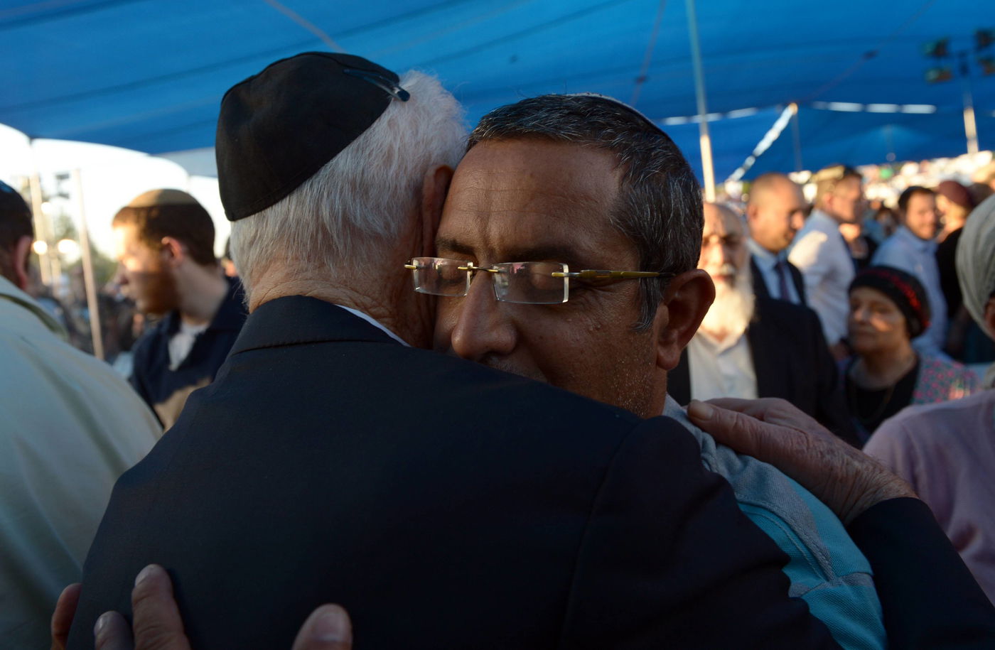 בראש מורכן ודמעות: דרכם האחרונה של אייל, נפתלי וגיל-עד