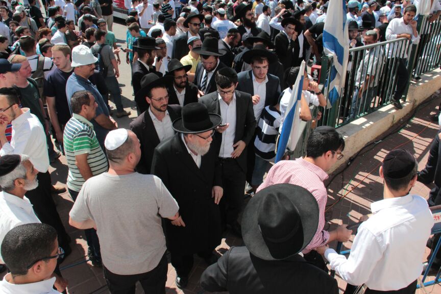 הלוויות קורעות לב: "תנוח בשלום ילד שלי; אנחנו צריכים כוח"