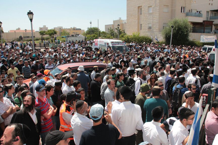 הלוויות קורעות לב: "תנוח בשלום ילד שלי; אנחנו צריכים כוח"