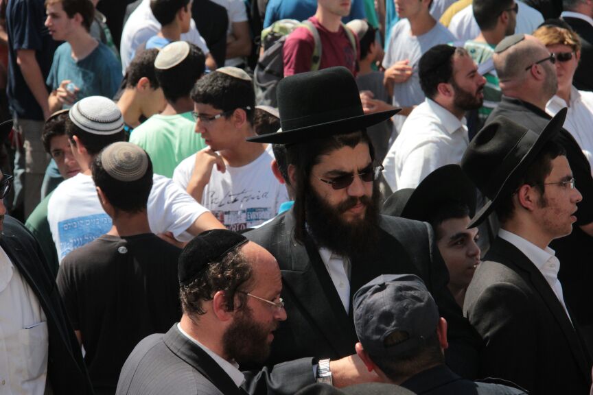 הלוויות קורעות לב: "תנוח בשלום ילד שלי; אנחנו צריכים כוח"