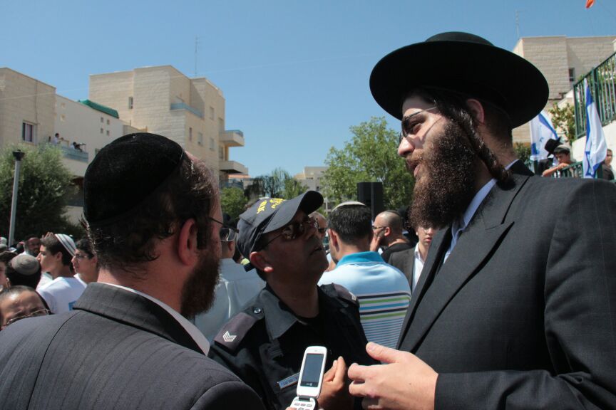 הלוויות קורעות לב: "תנוח בשלום ילד שלי; אנחנו צריכים כוח"