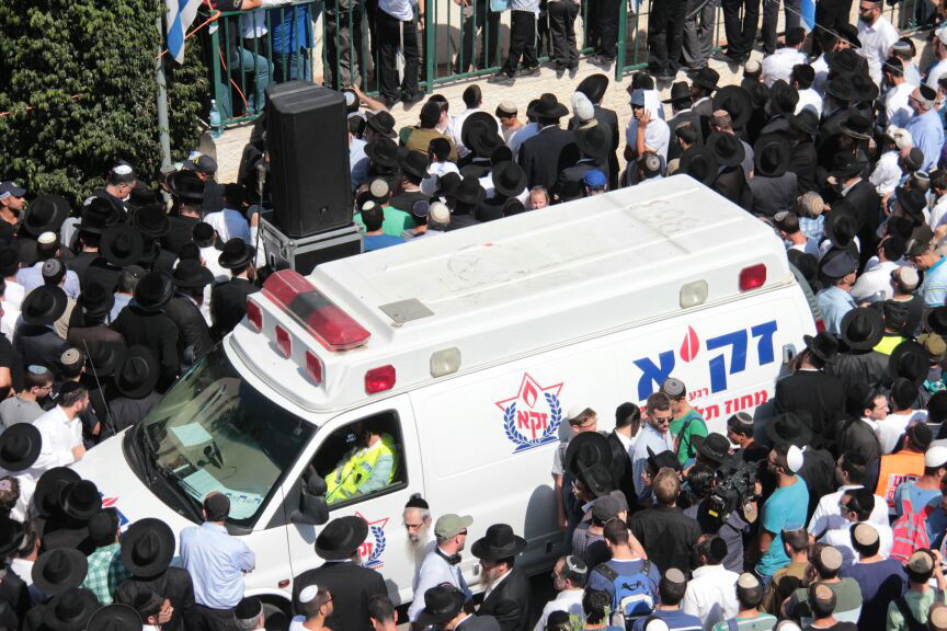 הלוויות קורעות לב: "תנוח בשלום ילד שלי; אנחנו צריכים כוח"