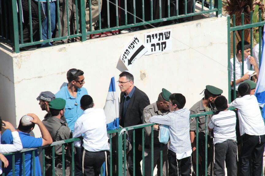 הלוויות קורעות לב: "תנוח בשלום ילד שלי; אנחנו צריכים כוח"