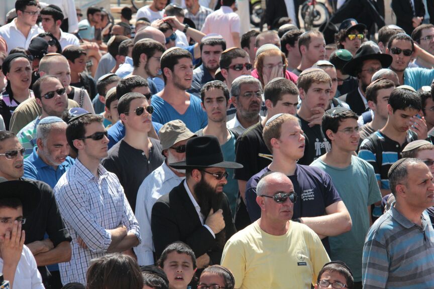 הלוויות קורעות לב: "תנוח בשלום ילד שלי; אנחנו צריכים כוח"