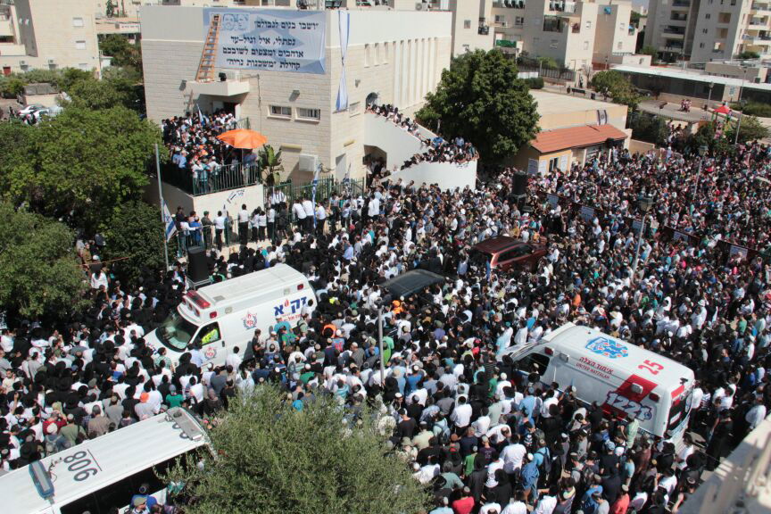 הלוויות קורעות לב: "תנוח בשלום ילד שלי; אנחנו צריכים כוח"