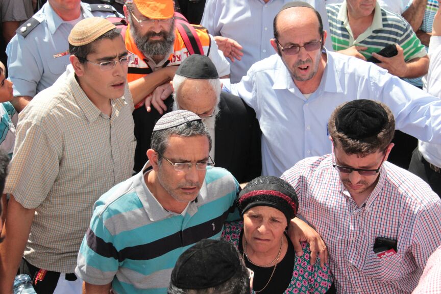 הלוויות קורעות לב: "תנוח בשלום ילד שלי; אנחנו צריכים כוח"