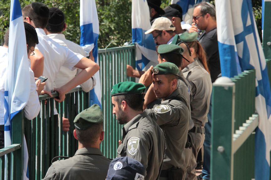 הלוויות קורעות לב: "תנוח בשלום ילד שלי; אנחנו צריכים כוח"