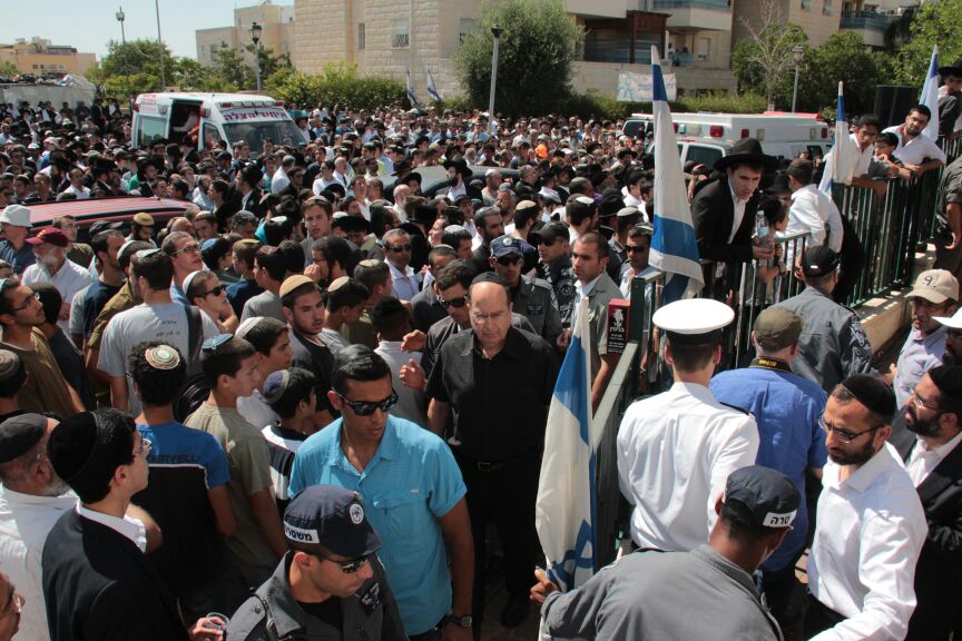 הלוויות קורעות לב: "תנוח בשלום ילד שלי; אנחנו צריכים כוח"