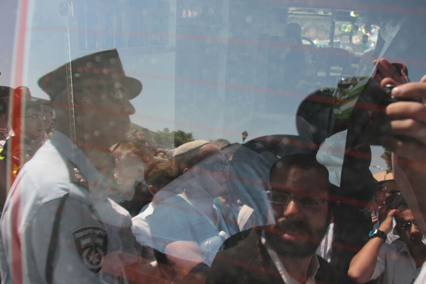 הלוויות קורעות לב: "תנוח בשלום ילד שלי; אנחנו צריכים כוח"