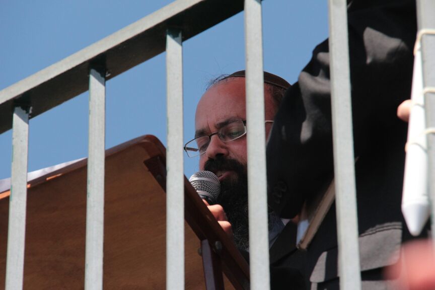 הלוויות קורעות לב: "תנוח בשלום ילד שלי; אנחנו צריכים כוח"