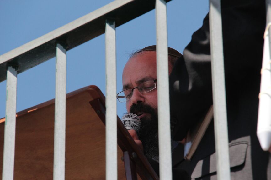 הלוויות קורעות לב: "תנוח בשלום ילד שלי; אנחנו צריכים כוח"