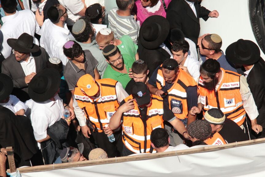 הלוויות קורעות לב: "תנוח בשלום ילד שלי; אנחנו צריכים כוח"