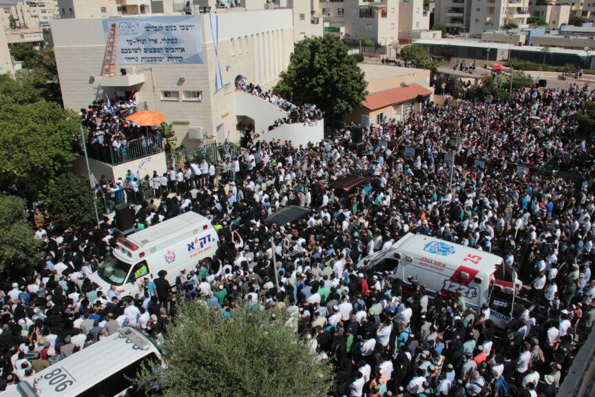 הלוויות קורעות לב: "תנוח בשלום ילד שלי; אנחנו צריכים כוח"