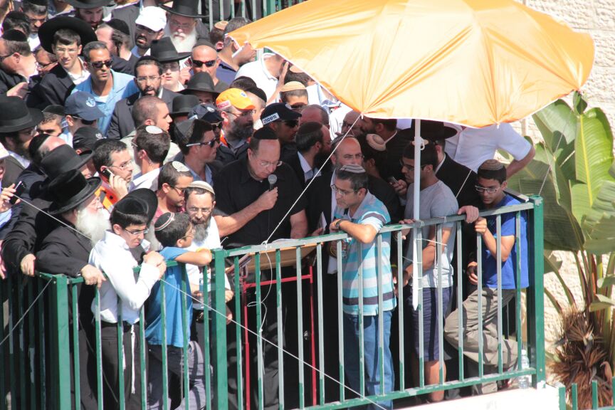 הלוויות קורעות לב: "תנוח בשלום ילד שלי; אנחנו צריכים כוח"