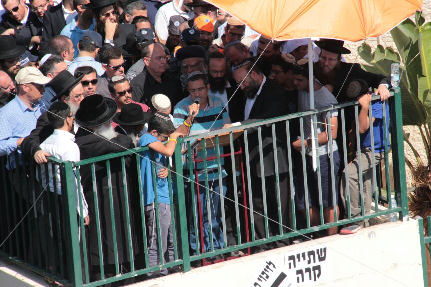 הלוויות קורעות לב: "תנוח בשלום ילד שלי; אנחנו צריכים כוח"